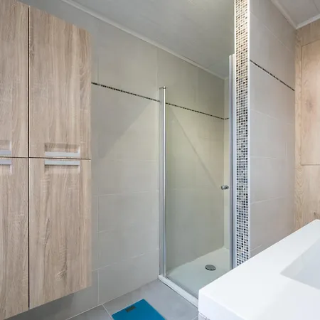 Apartment Els At Sea